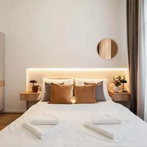  Apartament Boutique Suites, Location By Bqa